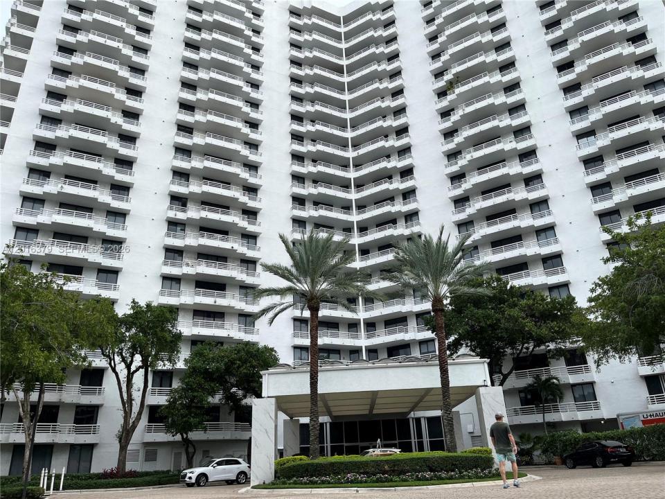 3300 NE 192nd St 206, Aventura, Floride 33180, États-Unis