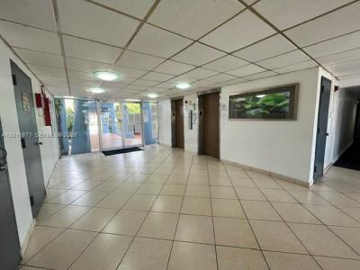 5050 NW 7th St 220, Miami, Floride 33126, États-Unis