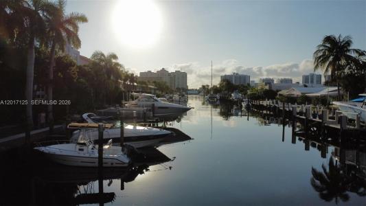2908 Bayview Dr, Fort Lauderdale, Florida 33306, USA