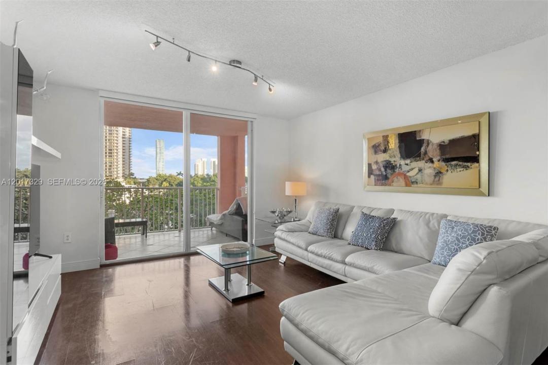 19655 E Country Club Dr 6304, Aventura, Florida 33180, USA