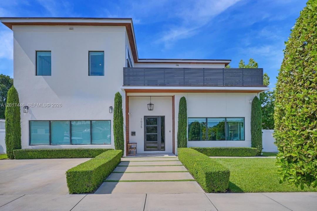 1025 NE 170th Ter, Miami, Florida 33162, USA