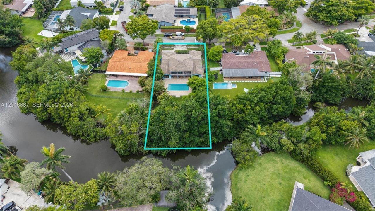 20021 NE 25th Ave, Miami, Florida 33180, USA