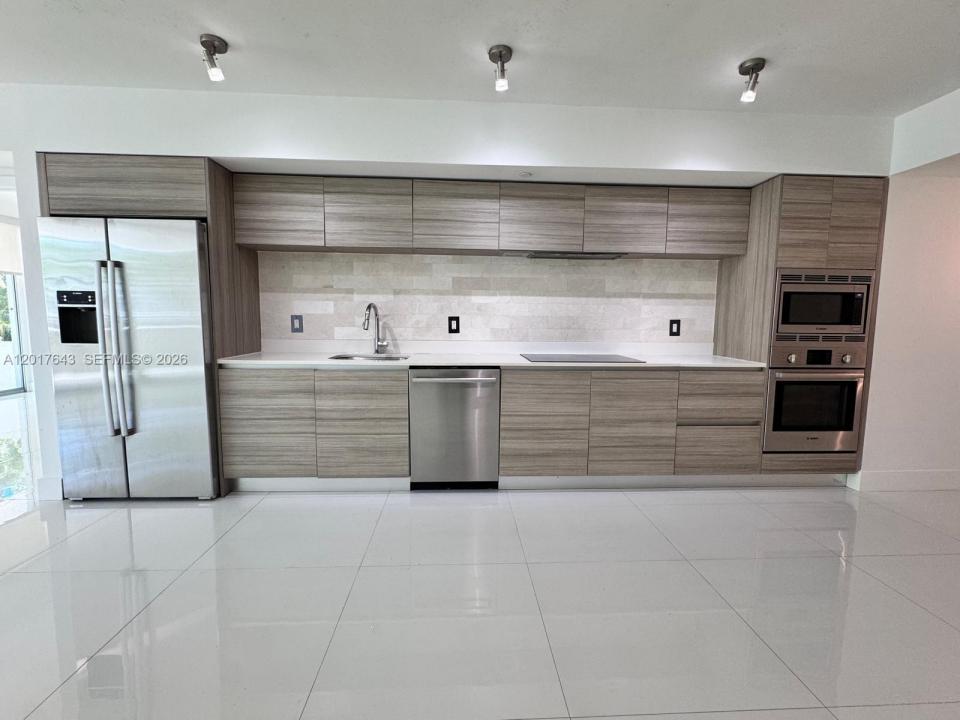 6620 INDIAN CREEK 114, Miami Beach, Floride 33141, États-Unis