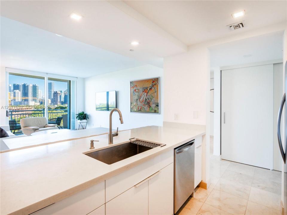 2475 Brickell Ave 903, Miami, Florida 33129, USA