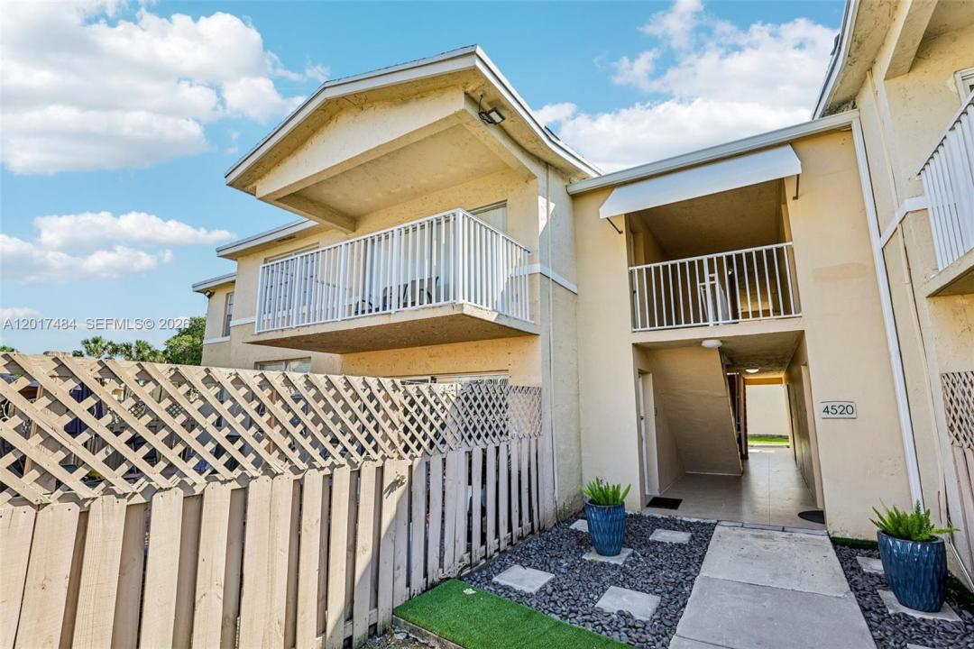 4520 NW 79th Ave 2D, Doral, Floride 33166, États-Unis