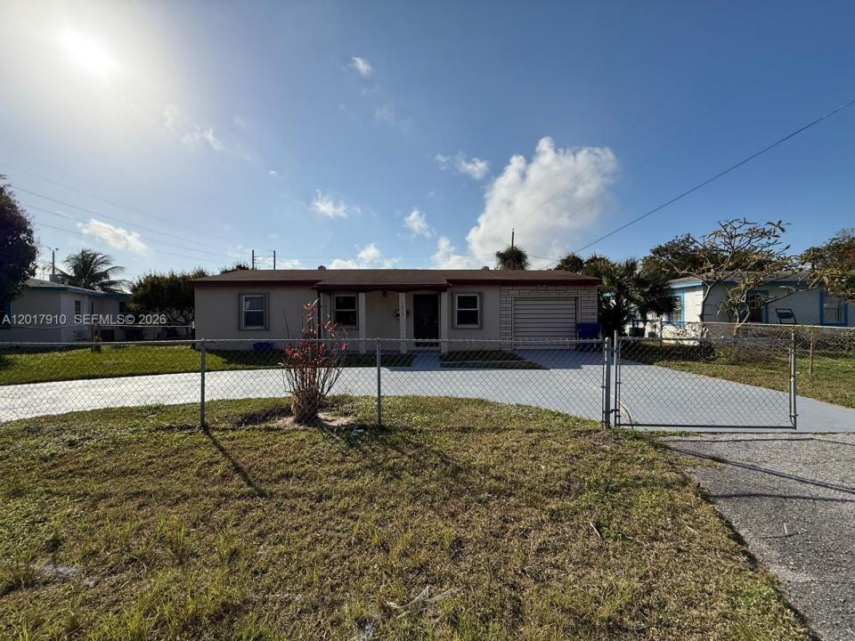 1011 Avenue F 0, Riviera Beach, פלורידה 33404, ארצות הברית של אמריקה