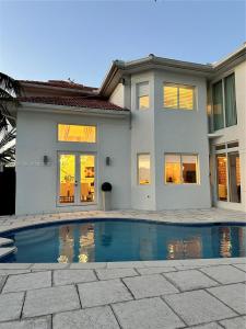 6801 NW 113th Ct, Doral, פלורידה 33178, ארצות הברית של אמריקה 
