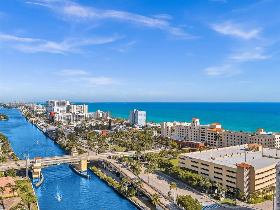 5300 Washington St J216, Hollywood, Florida 33021, USA