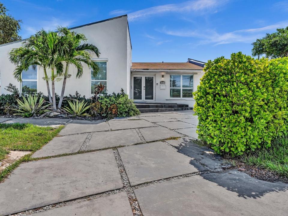 2001 NE 122nd Rd, North Miami, Florida 33181, Stati Uniti
