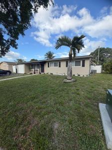 621 SW 71st Ter, Pembroke Pines, Florida 33023, USA