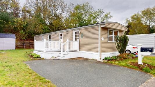 14 Krzak Road, North Kingstown, Rhode Island 02852, USA