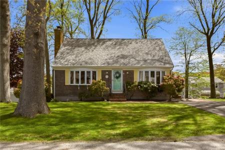 8 Monterey Drive, Bristol, Rhode Island 02809, USA