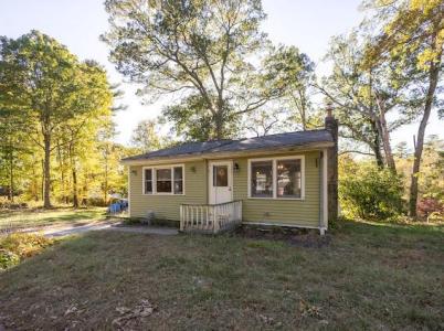 106 Echo Road, Glocester, RI 02814, USA
