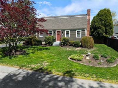 43 Academy Avenue, Bristol, Rhode Island 02809, USA