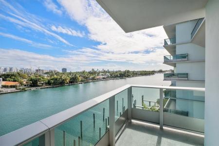9221 E Bay Harbor Dr 309, Bay Harbor Islands, Florida 33154, USA