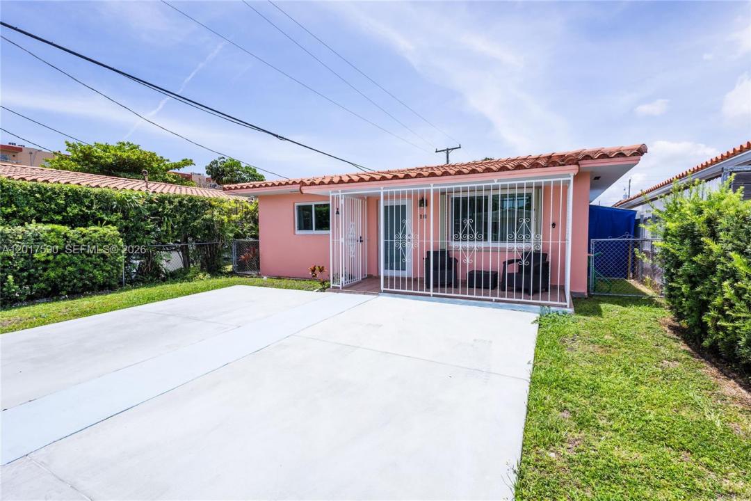10 NW 60th Ct, Miami, Florida 33126, USA