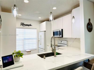 16213 Emerald Cove Rd, Weston, Florida 33331, USA