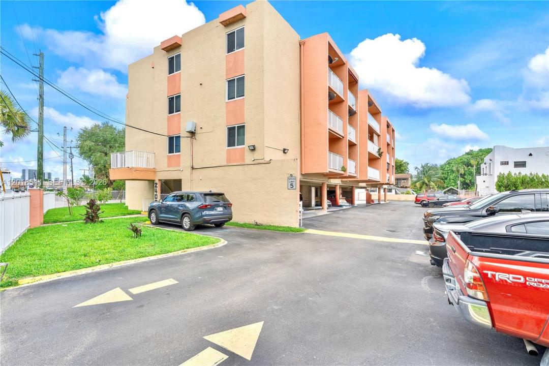 2400 NW 16th St Rd, Miami, Floride 33125, États-Unis