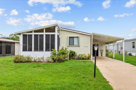 8208 W Bitterbush Ln, Port St. Lucie, Florida 34952, USA