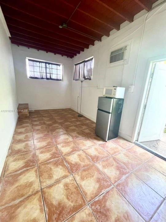 1875 NE 177th St 0, North Miami Beach, Floride 33162, États-Unis