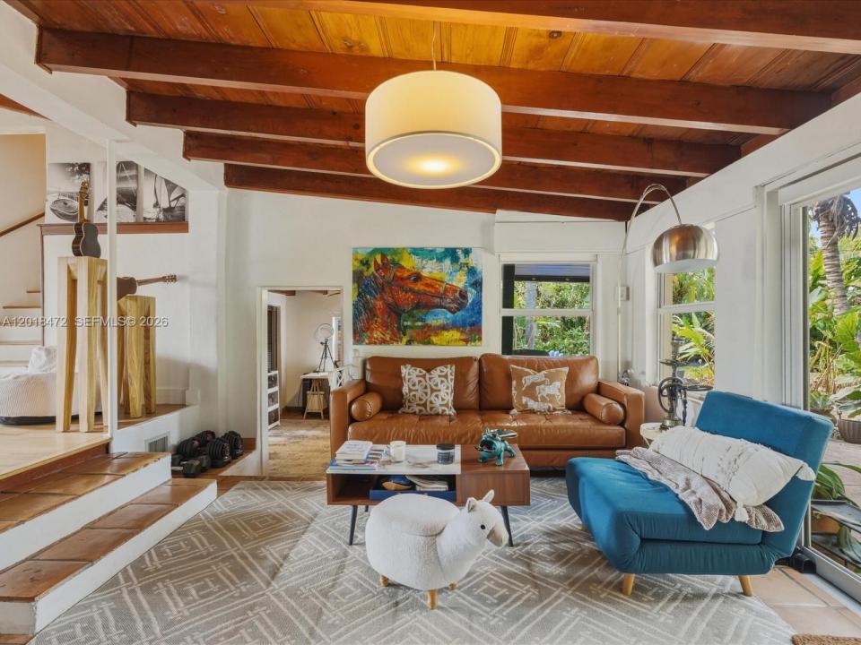 357 NE 117th St, Miami, Florida 33161, USA