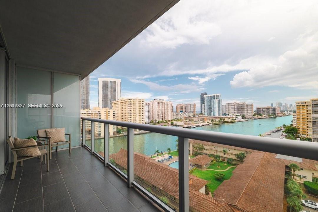 2602 E Hallandale Beach Blvd R1109, Hallandale Beach, Floride 33009, États-Unis