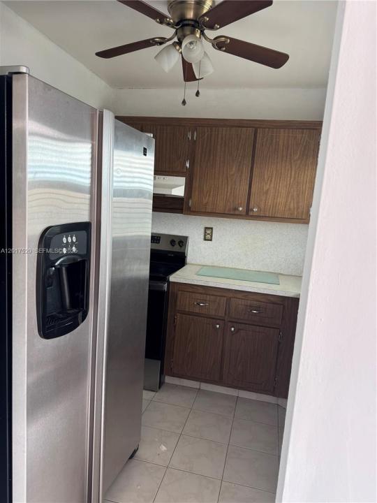 9041 Sunrise Lakes Blvd 303, Sunrise, Floride 33322, États-Unis