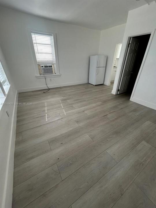 967 SW 5th St 13, Miami, Floryda 33130, USA