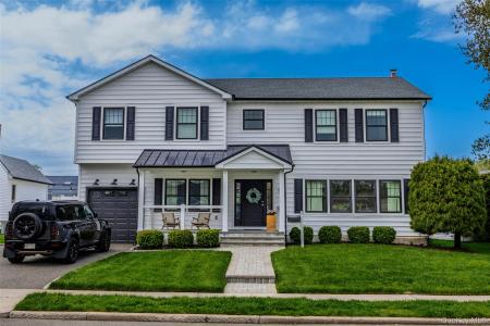 8 Piper Place, Oyster Bay, ניו יורק 11804, ארצות הברית של אמריקה 