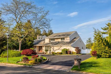 16 Cabriolet Lane, Huntington, ניו יורק 11747, ארצות הברית של אמריקה 
