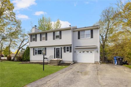 64 Long Court, Cranston, Rhode Island 02920, États-Unis