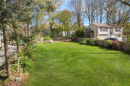 7 Winterberry Road, Narragansett, Rhode Island 02882, USA