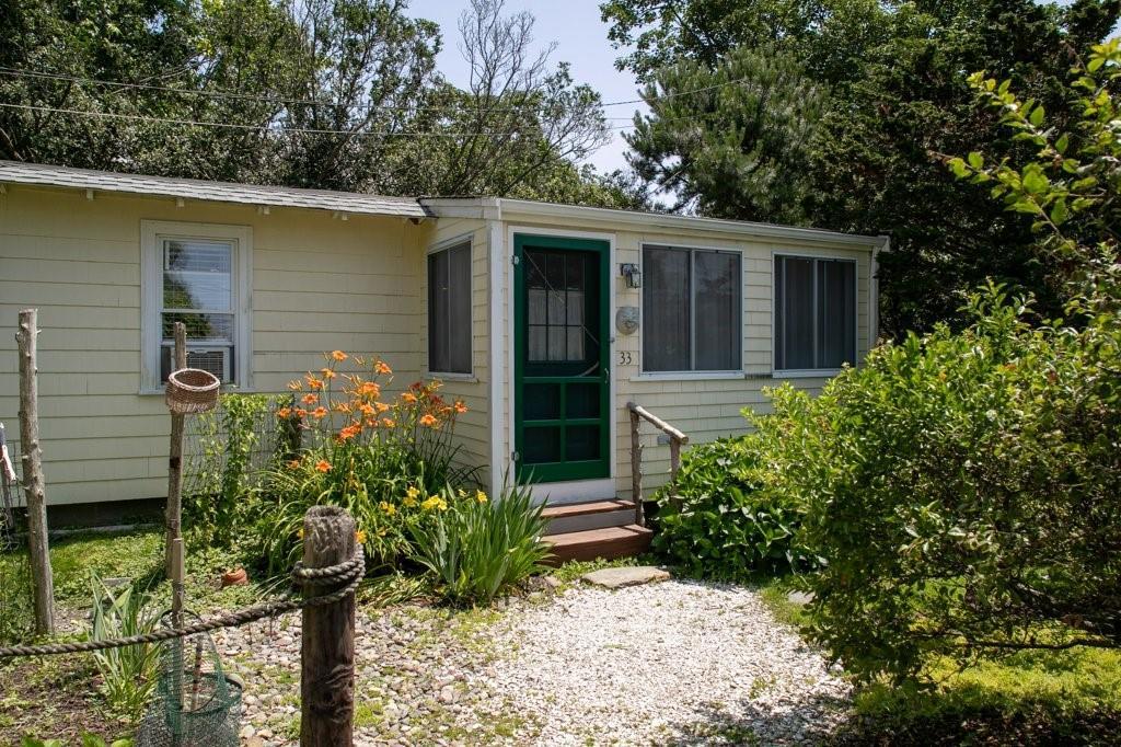 33 Warren Avenue, Middletown, Rhode Island 02842, USA