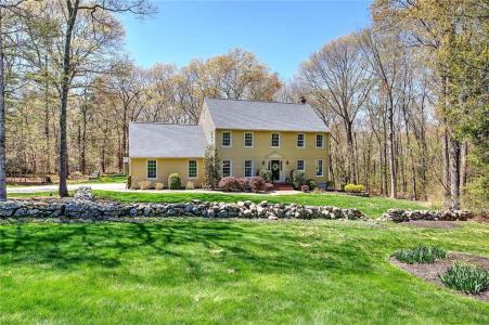 235 Holly Hills Lane, North Kingstown, Rhode Island 02874, Estados Unidos