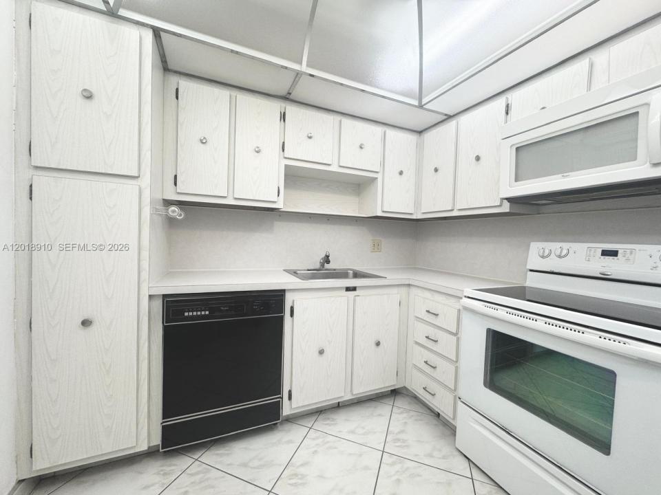 3800 S Ocean Dr 1114, Hollywood, Florida 33019, USA