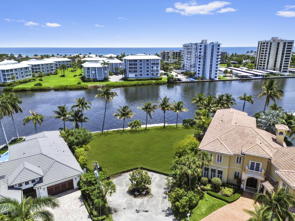 976 Banyan Drive, Delray Beach, Florida 33483