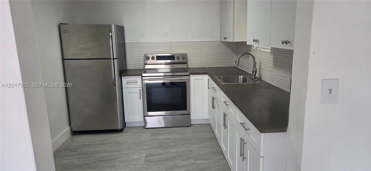 2761 NW 16th Ter 2, Miami, Florida 33125, USA