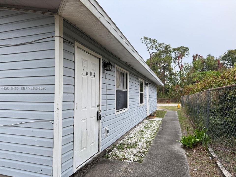1604 Cypress Drive 1, Fort Myers, Florida 33907, Stati Uniti