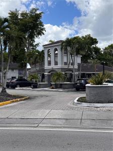 7115 NW 179th St 207, Hialeah, Florida 33015, USA