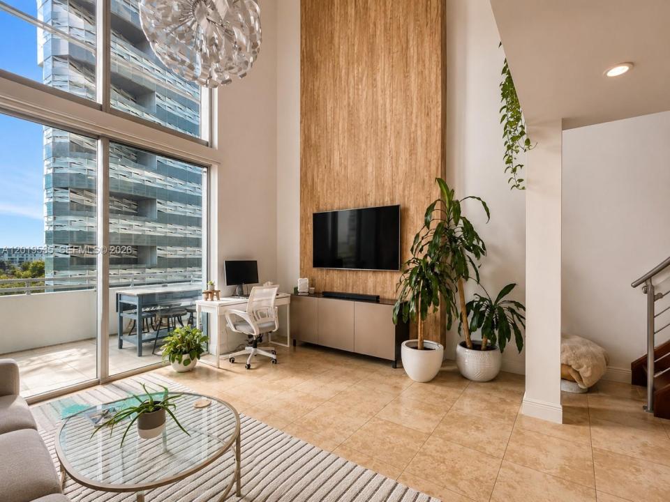 1050 Brickell Ave 410, Miami, Florida 33131, Stati Uniti