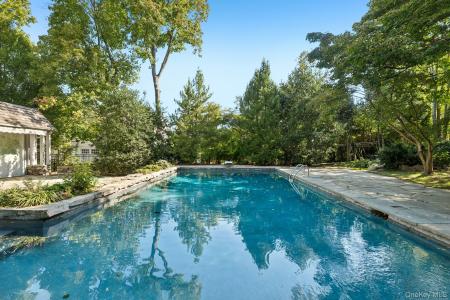 18 Heights Road, North Hempstead, نيويورك 11030, الولايات المتحدة