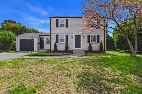 28 Eden Crest Drive, Cranston, Rhode Island 02920, États-Unis