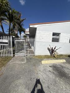 720 SW 7th Street 4, Dania Beach, Florida 33004, Stati Uniti