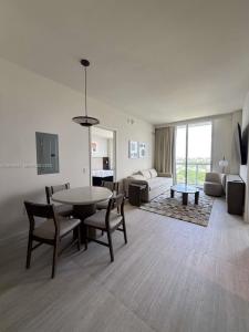 1611 SW 2nd ave 911, Miami, Florida 33129, USA