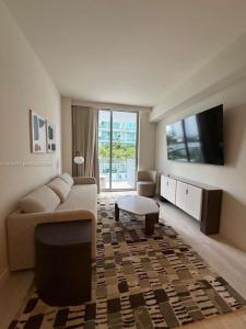 1611 SW 2nd ave 510, Miami, Florida 33129, USA