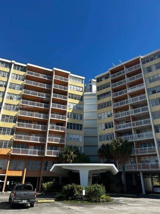 2025 NE 164th St 810, North Miami Beach, Florida 33162