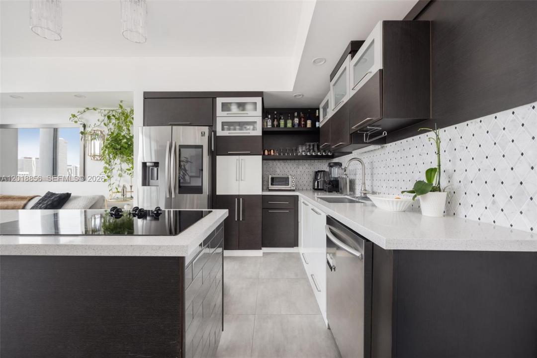 690 SW 1st Ct PHI10, Miami, Flórida 33130, Estados Unidos