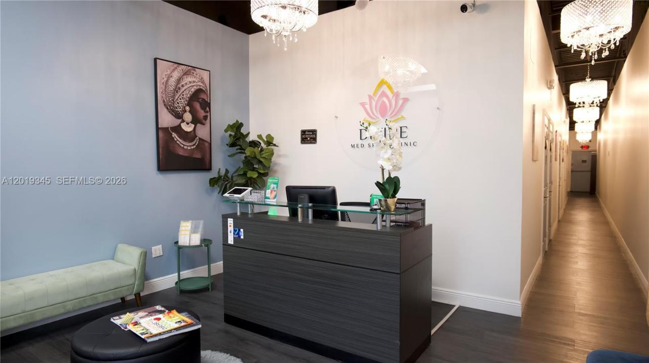 8684 Griffin Rd, Cooper City, Flórida 33328, Estados Unidos