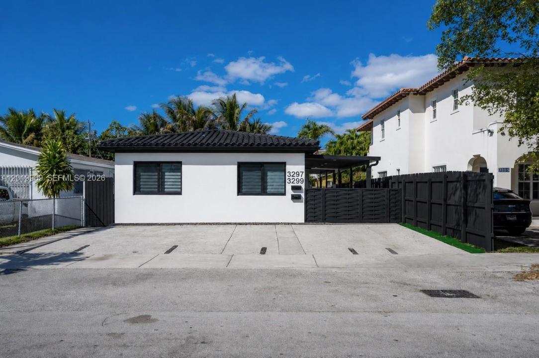 3297 SW 26th St, Miami, Florida 33133, USA