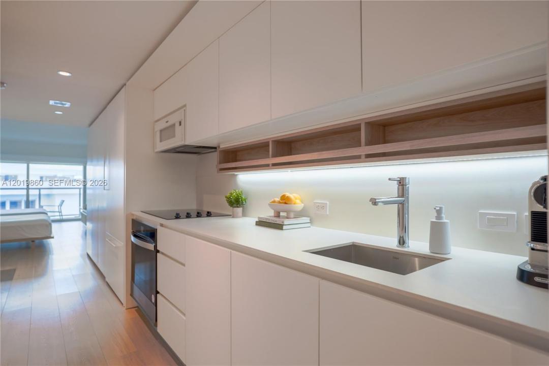 10250 Collins Avenue 407, Bal Harbour, Floride 33154, États-Unis